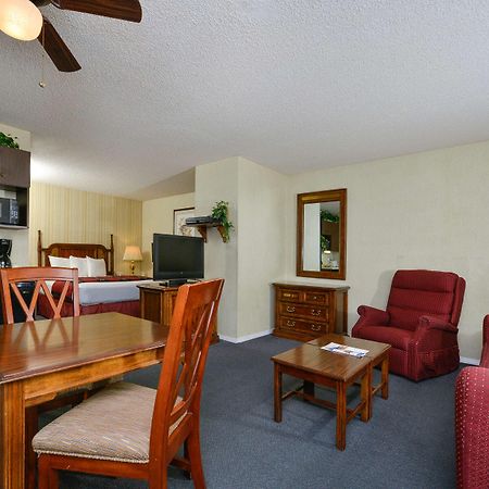 Americas Best Value Inn & Suites - Lancaster Extérieur photo
