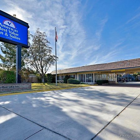 Americas Best Value Inn & Suites - Lancaster Extérieur photo
