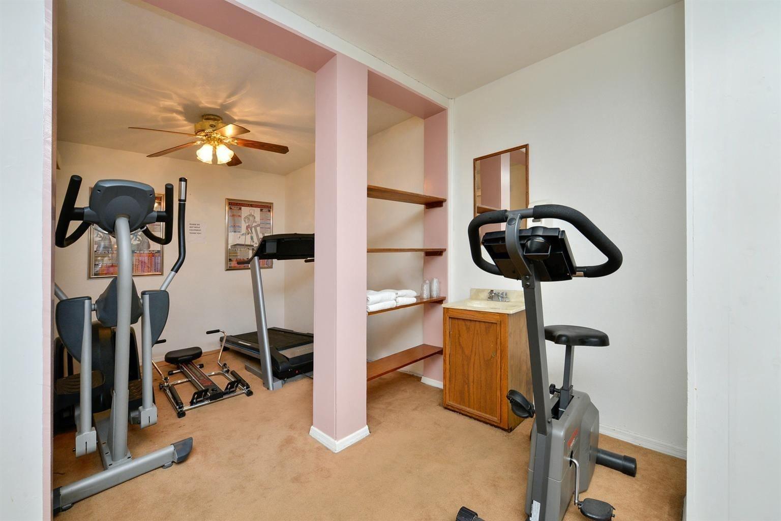 Americas Best Value Inn & Suites - Lancaster Extérieur photo