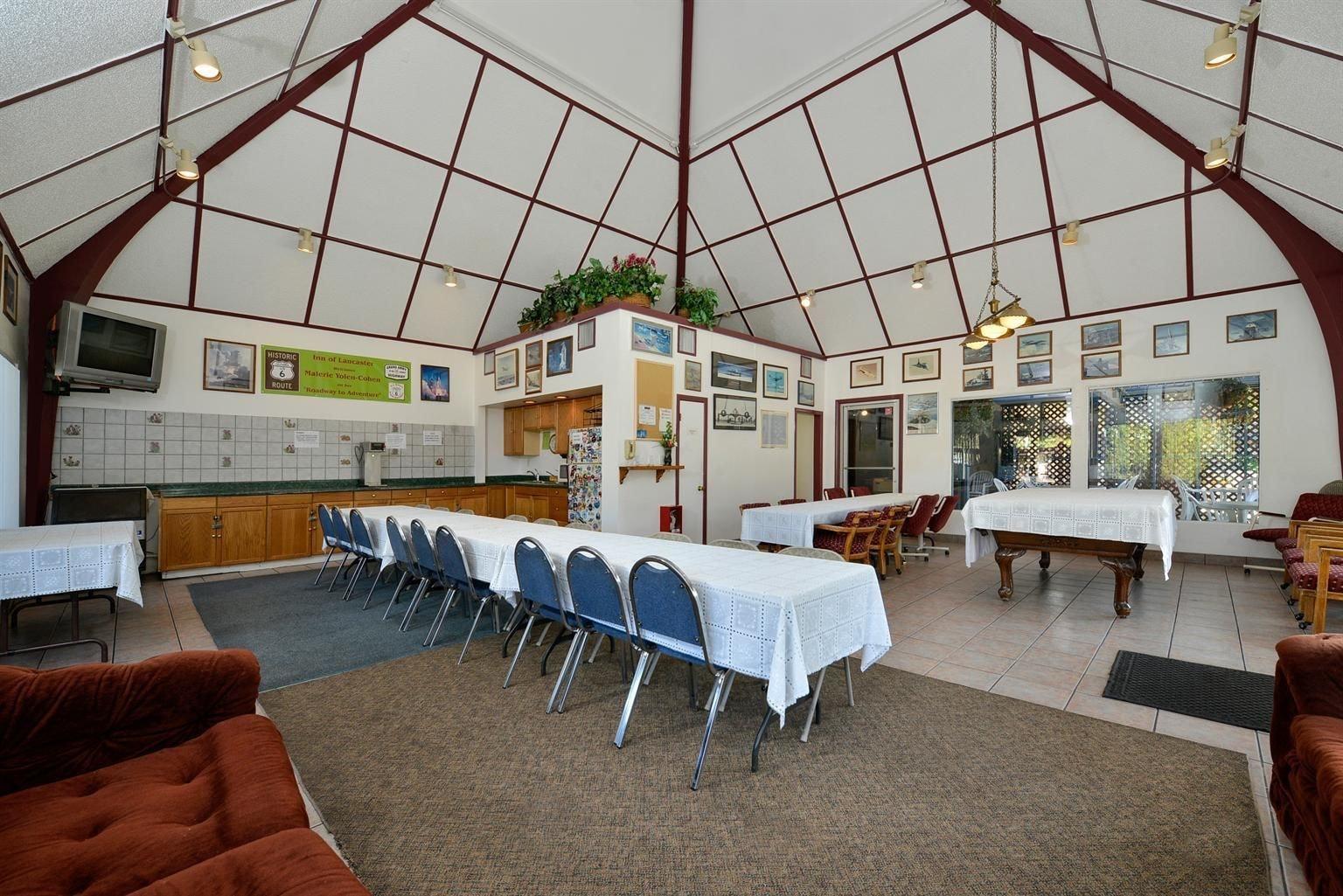 Americas Best Value Inn & Suites - Lancaster Extérieur photo