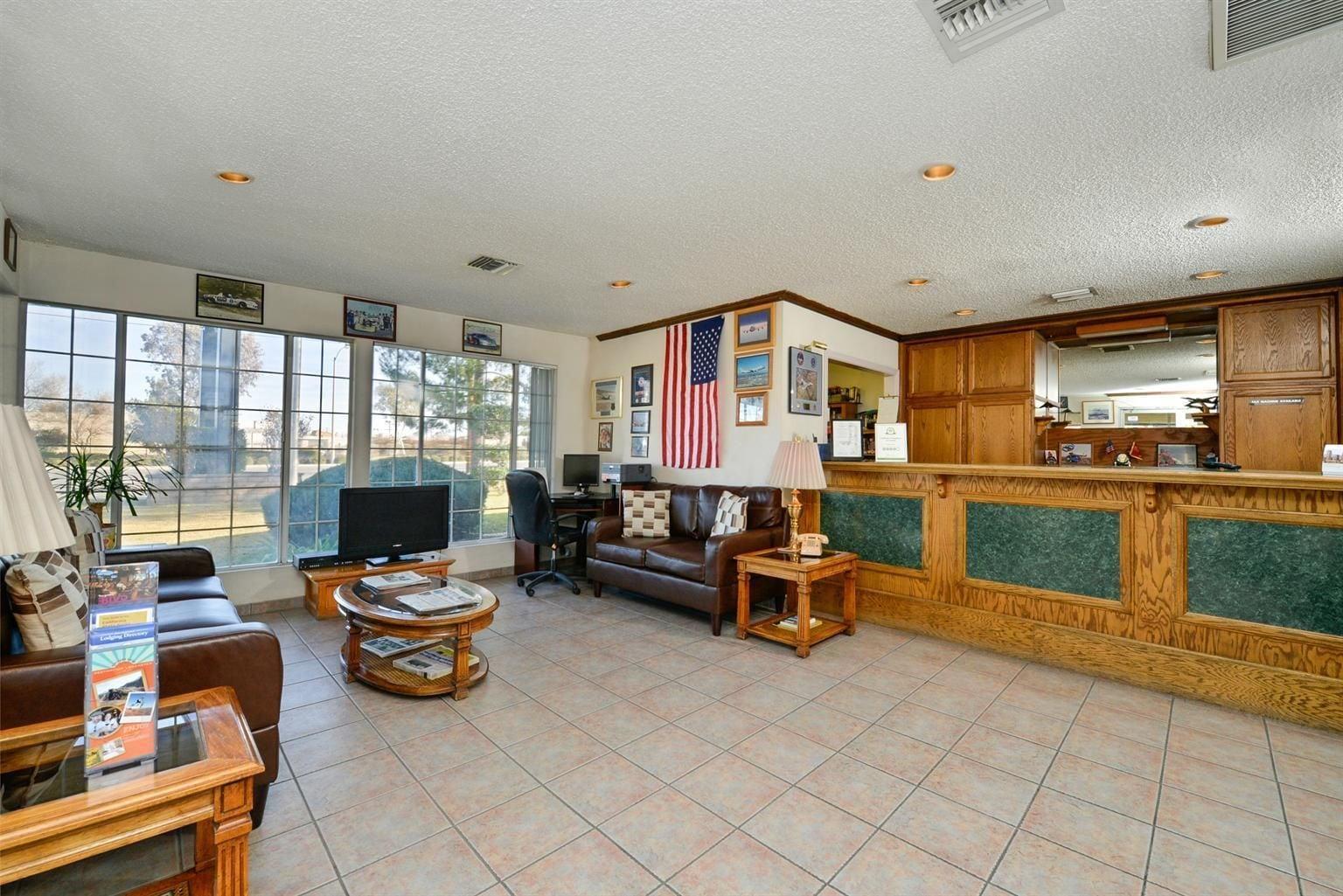 Americas Best Value Inn & Suites - Lancaster Extérieur photo