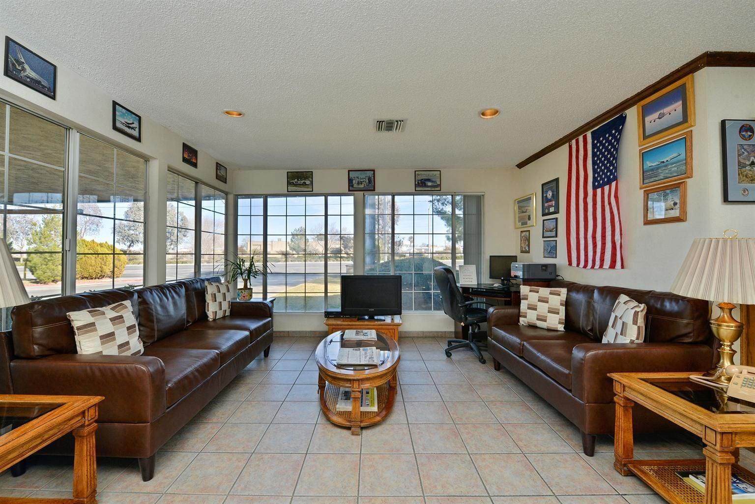 Americas Best Value Inn & Suites - Lancaster Extérieur photo
