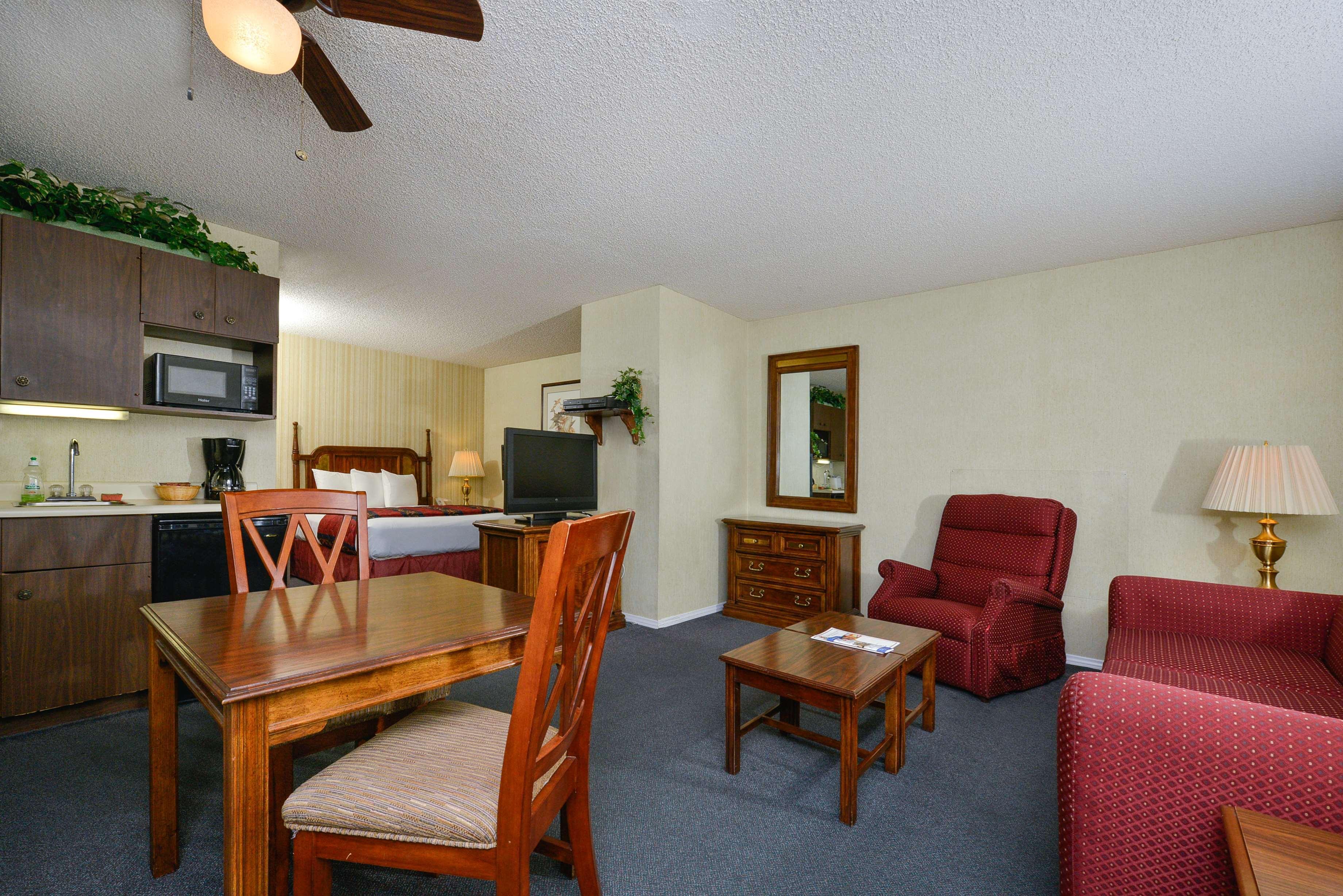 Americas Best Value Inn & Suites - Lancaster Extérieur photo