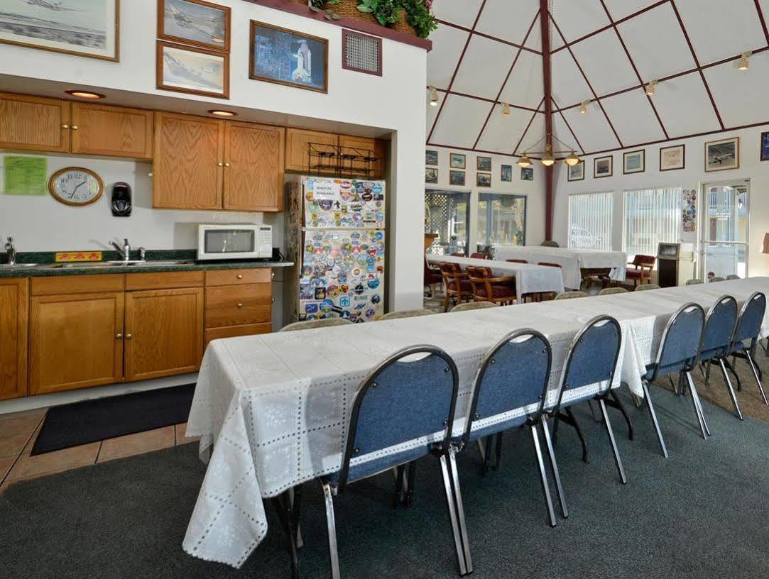 Americas Best Value Inn & Suites - Lancaster Extérieur photo